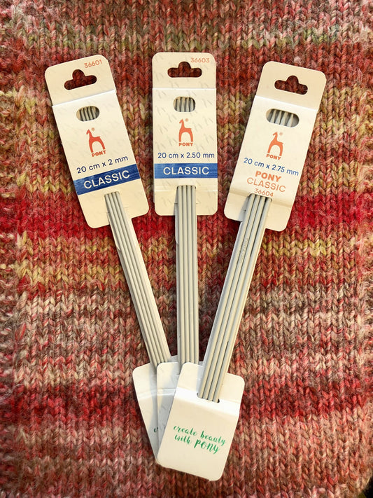 Double Pointed 2.5mm, 20cm length, x4 needles